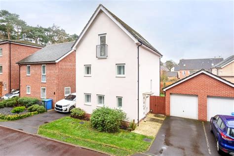 Bracknell Berkshire Rg12 4 Bed Detached House For Sale £580 000