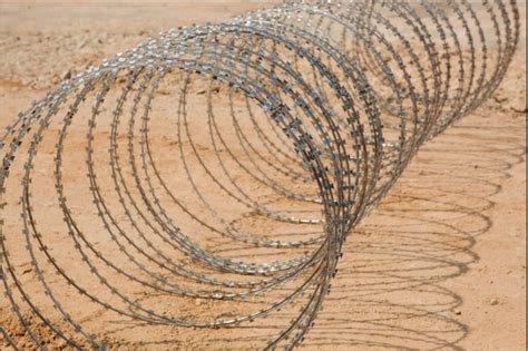 Mild Steel Galvanized Concertina Razor Wire Wire Diameter Mm 0 67