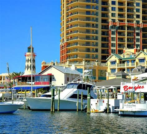 Emerald Grande Destin at HarborWalk Village | Ultimate Destin Vacations