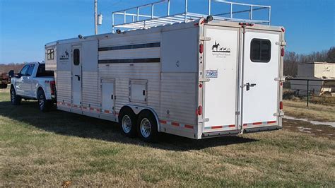 Used 2011 Shetron Manufacturing Llc Horse Trailer For Sale 304810