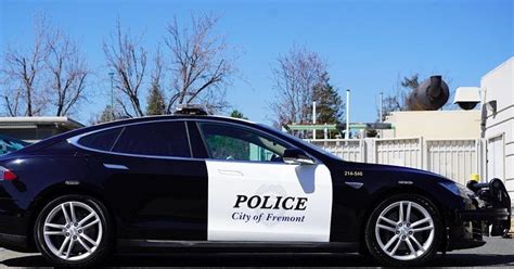 Tesla Model S Police Car Runs Out Of Battery While On A Chase