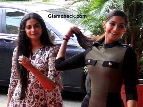 Sonam Kapoor With Her Sister Rhea Kapoor The Fashionista Sister Duo