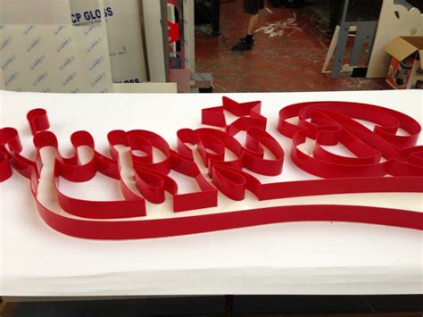 Pin by Ananda Jimenez on corpóreas Acrylic letters Acrylic sign Signage