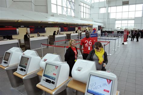 Delta Laguardia Terminal Circa 2012 Delta News Hub