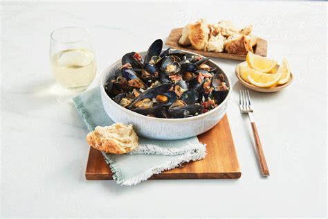 Steamed Mussels in White Wine