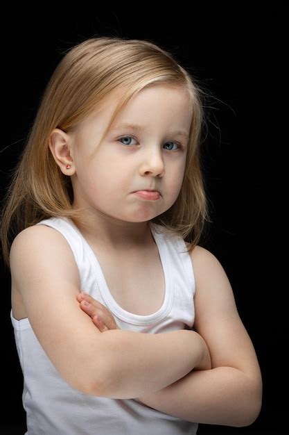 Retrato de uma linda jovem triste curto feira Foto Grátis