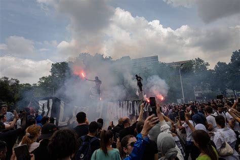 Frankreich Polizist erschießt 17 Jährigen Krawalle im ganzen Land