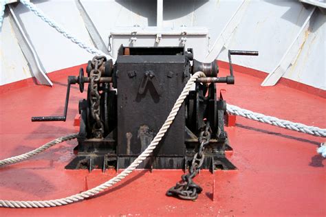 Vertical Vs Horizontal Windlasses Which Windlass Is Best For You