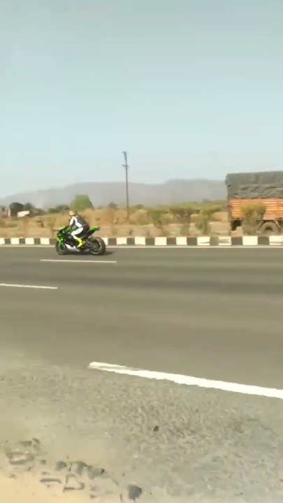 🔥 Kawasaki Zx10r 🔥😱😱👹 Crazy Flyby Sound Bikerider Kawasaki Zx10r