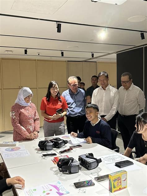 Pm Lee Thanks Madam Halimah At Farewell Ceremony Says She Fulfilled