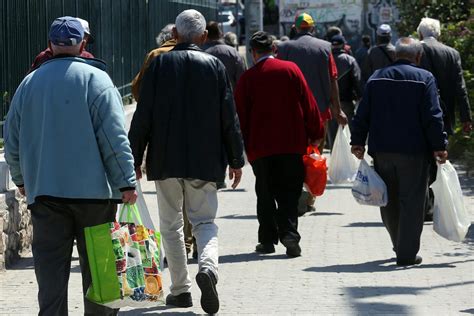 Tra guerra e pandemia gli italiani diventano più poveri Cittadinanza