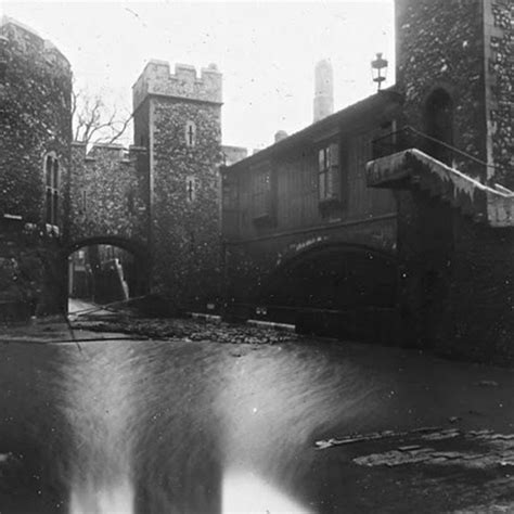 Historic Photographs From 1928 Thames Flood ~ Vintage Everyday