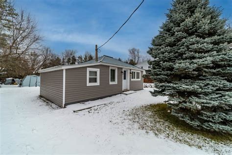 Cozy Open Concept Bungalow Set In A Fantastic Location Peggy Hill