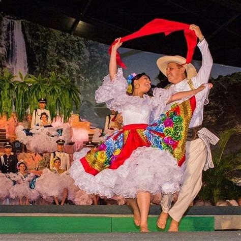 Traje Tipico Colombiano El Sanjuanero Huilense Como Es Nbkomputer