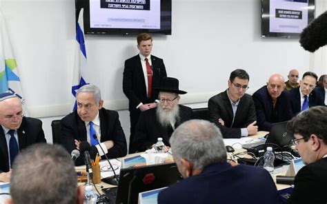 TV Ministers Say Litzman Lying About Having Warned Virus Policy Was