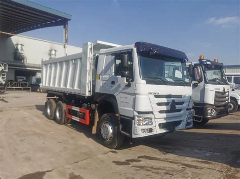 Sinotruck 12 Wheeler 30 Cubic Meters HOWO 30tons 6X4 Used Tipper Dump