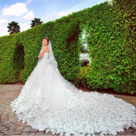 New Gorgeous Wedding Dresses With Flower Petal Long Train Bridal