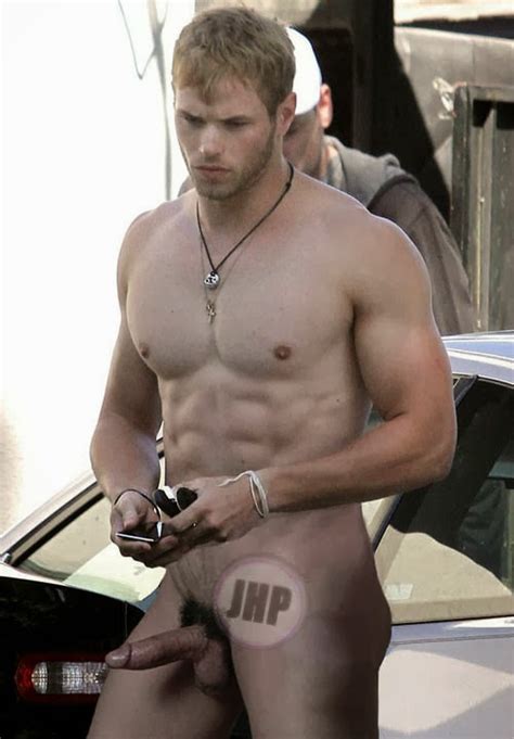 Kellan Lutz Completely Nude Outdoors Naked Male Celebrities