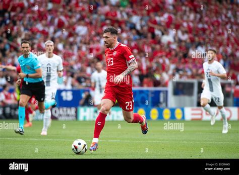 Pierre Emile Hojbjerg Daenemark 23 Am Ball GER Slovenia SVN Vs