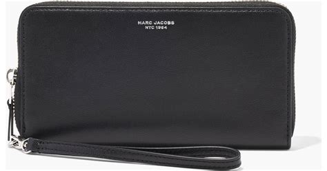 Marc Jacobs The Slim Continental Wristlet Wallet Pris