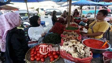 Berita Foto Bawang Merah Rp Ribu Per Kg Update Harga Bahan Pokok