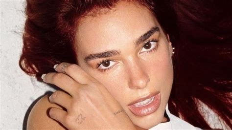 Dua Lipa Muda Visual E Aparece Ruiva Para Nova Era Portal Cidade De