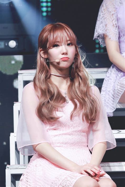 Pin By Golden Seagull On Wjsn Cosmic Girls Wjsn Luda Flower Girl