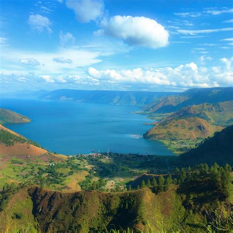 Kawah Tua Nan Dahsyat - Danau Toba - Indonesia Travel