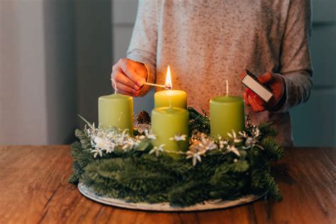 Ezt Jelenti A Harmadik Gyertya Az Adventi Koszor N