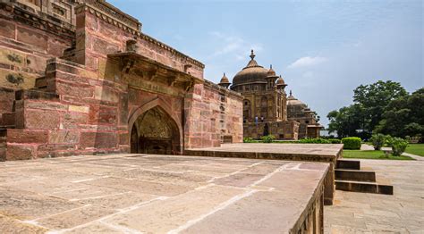 Khusro Bagh Allahabad A Chapter Of Mughal History Travelure