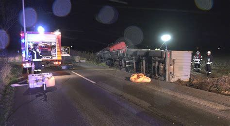 Nonstopnews Fahrer Von Sattelzug Verliert Kontrolle Ber Fahrzeug Und