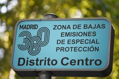 Madrid da un año de clemencia a los vehículos sin etiqueta empadronados