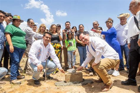 Coloca Mario Figueroa Primera Piedra De La Universidad Del Bienestar En