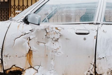 El amoniaco con agua daña la pintura del coche Descubre los resultados