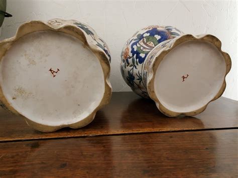 Proantic Paire De Pots Couverts En Fa Ence Polychrome De Delft Xix