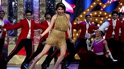 anushka sharma performing at the international indian film academy ...