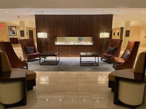 Review: Marriott Newark Airport - Live and Let's Fly