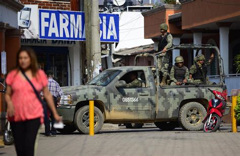 Mexique Les Groupes D Autod Fense Ne D Sarment Pas Au Michoacan