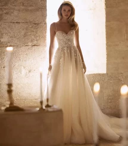 Eva Lendel Abito Sposa Cosmo Barone Rosso Montecatini