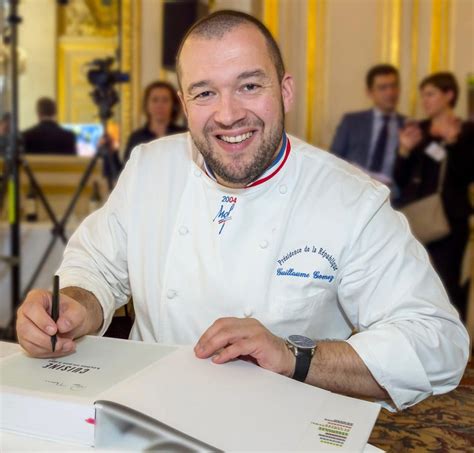 Après 25 ans aux commandes des cuisines du Palais de l Élysée le Chef