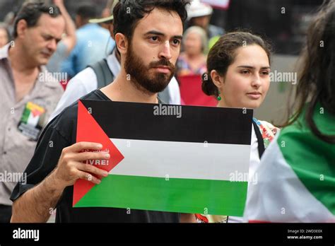 Movimientos Sociales Palestinos Y Simpatizantes Protestan Por El