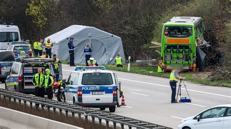 Flixbus Unfall Bei Leipzig Drei Der Vier Todesopfer Identifiziert