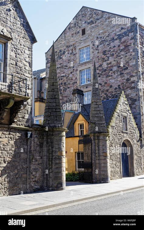 Gate And Old House In The Royal Mile High Street Edinburgh