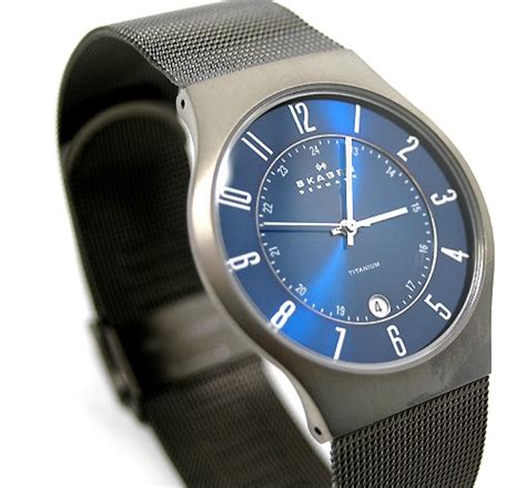 SKAGEN Mens ULTRA SLIM BLUE DIAL TITANIUM WATCH 233XLTTN w/DATE £130 ...