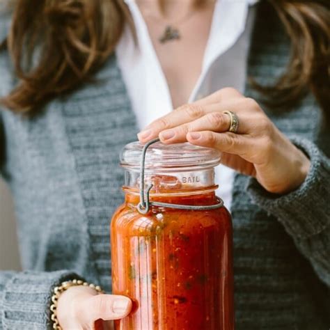 Homemade Tomato Basil Sauce with A Quick How-To Video - Foolproof Living