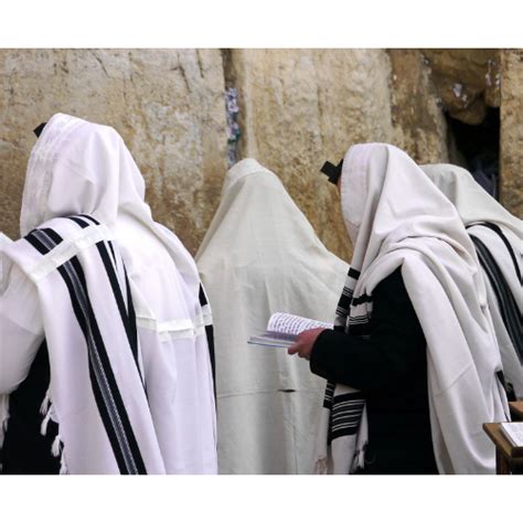 Judaica: What is a Tallit? | Judaica Webstore Blog