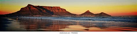 Landscape Beach Table Mountain Sunrise Stock Illustration 409780378