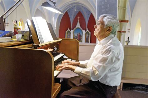 ‘Let me go out on a high note’: 94-year-old organist retires after 81 ...