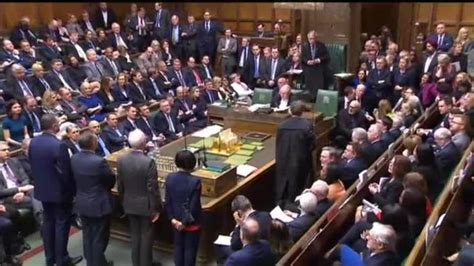 El Parlamento británico rechaza por tercera vez el plan de May para el