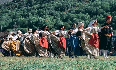 Los Bailes Araneses Tradicionales Del Valle De Ar N Aranmap